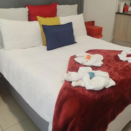 Atterbury Self Catering Studios Pretoria-Noord Exteriör bild
