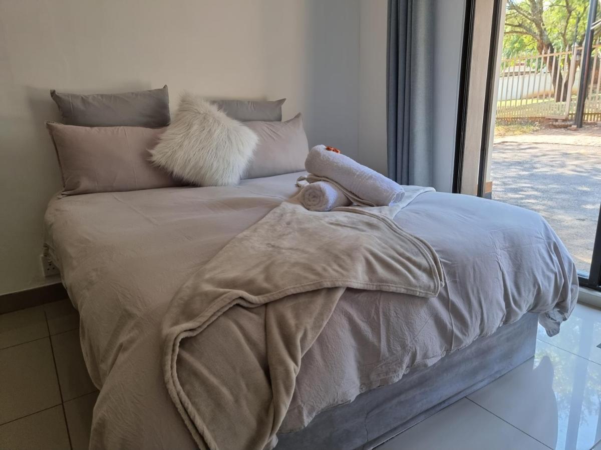 Atterbury Self Catering Studios Pretoria-Noord Exteriör bild