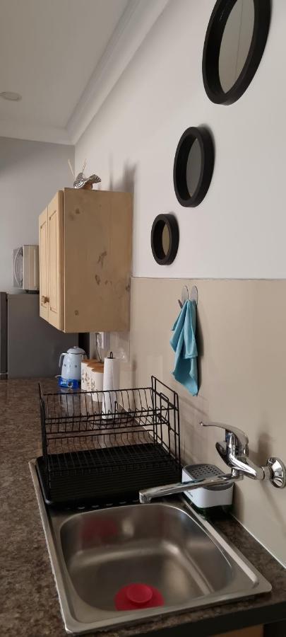 Atterbury Self Catering Studios Pretoria-Noord Exteriör bild