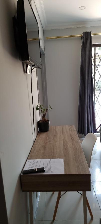 Atterbury Self Catering Studios Pretoria-Noord Exteriör bild