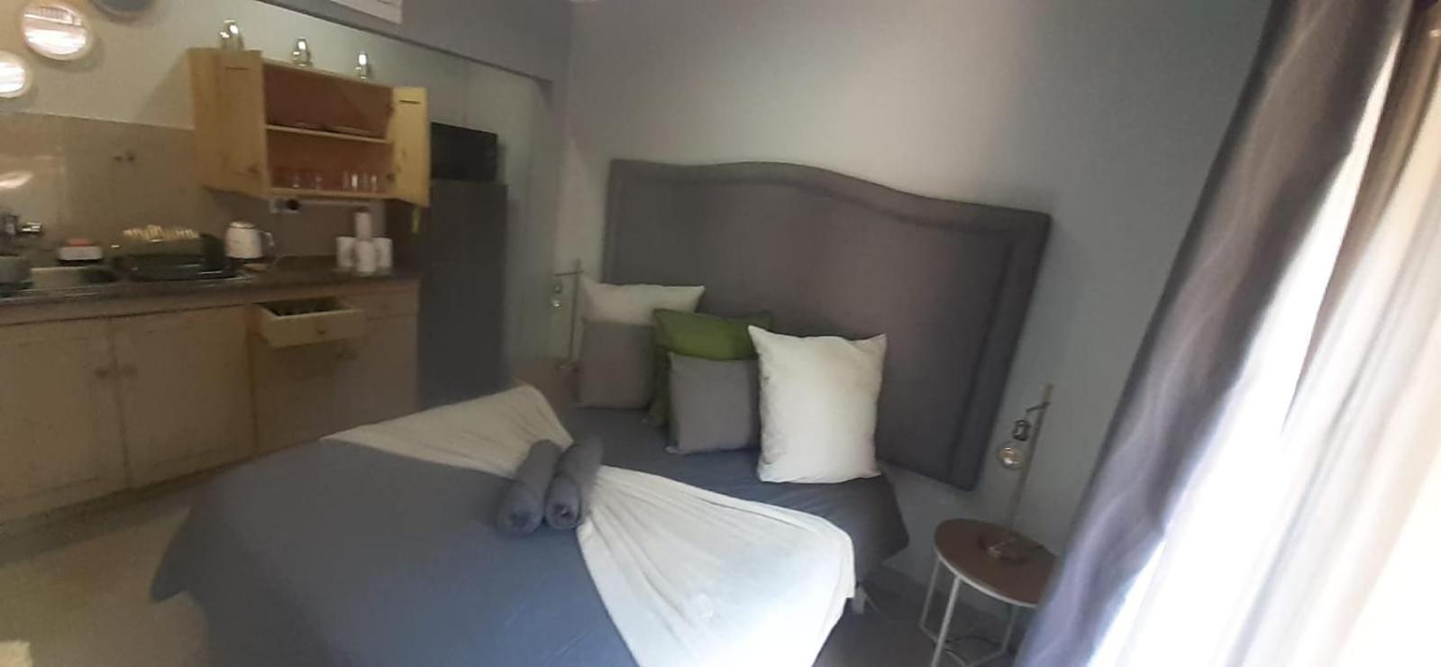Atterbury Self Catering Studios Pretoria-Noord Exteriör bild