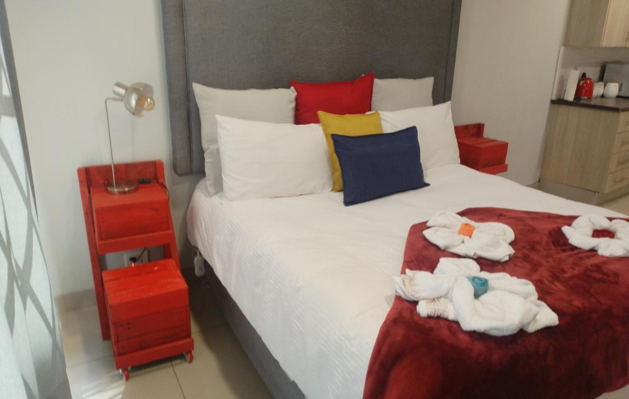 Atterbury Self Catering Studios Pretoria-Noord Exteriör bild